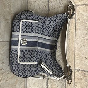 Coach Signature Canvas Courtney Handbag *AUTHENTIC*